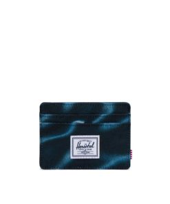 HERSCHEL–charlie cardholder in waves floating pond-30065-05935 2